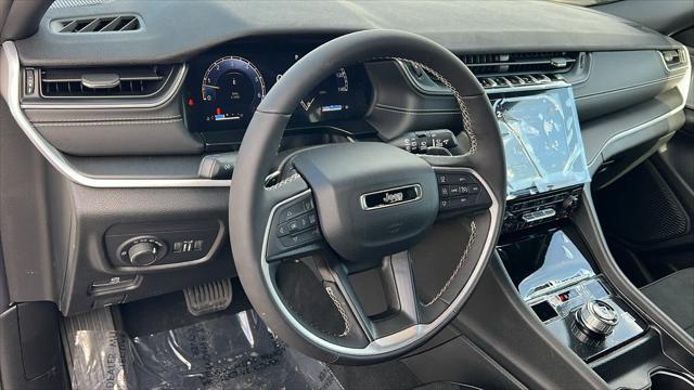new 2025 Jeep Grand Cherokee car, priced at $40,800