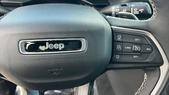 new 2025 Jeep Grand Cherokee car, priced at $40,800