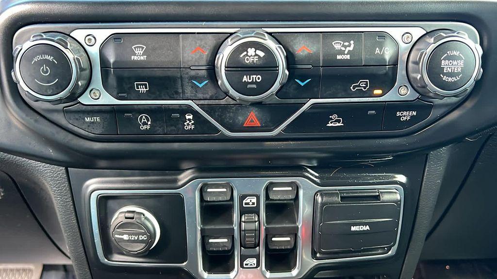 used 2022 Jeep Gladiator car, priced at $34,980