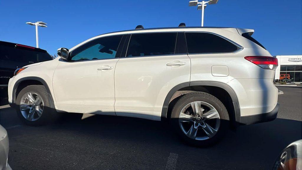 used 2019 Toyota Highlander car, priced at $27,980