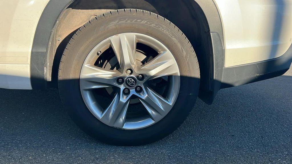 used 2019 Toyota Highlander car, priced at $27,980