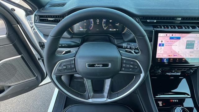 new 2025 Jeep Grand Cherokee car, priced at $49,000