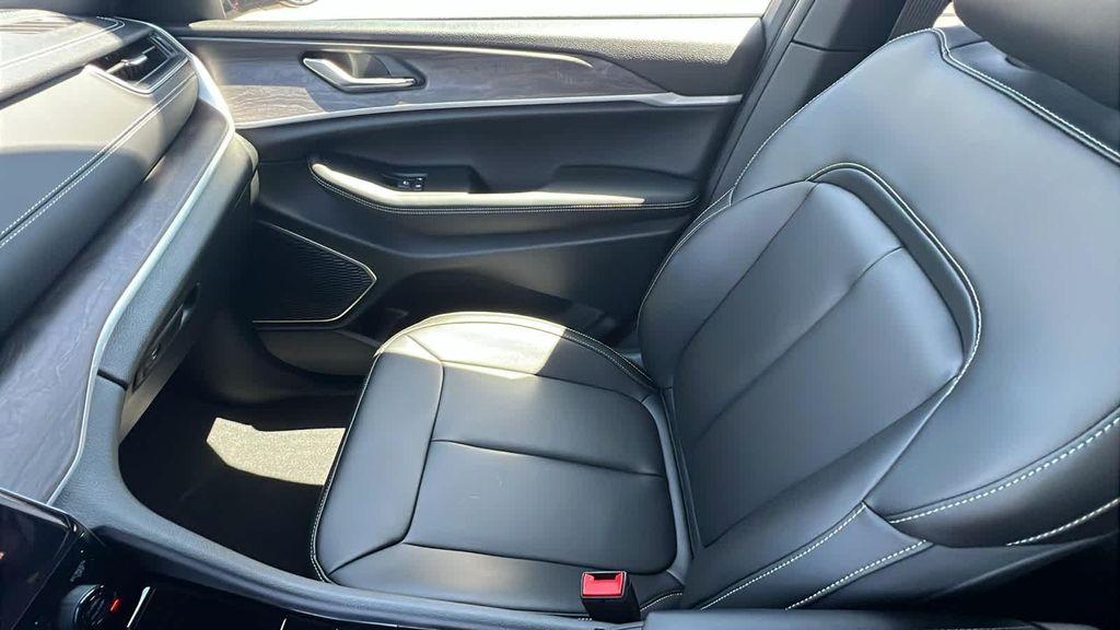 new 2025 Jeep Grand Cherokee L car, priced at $50,000