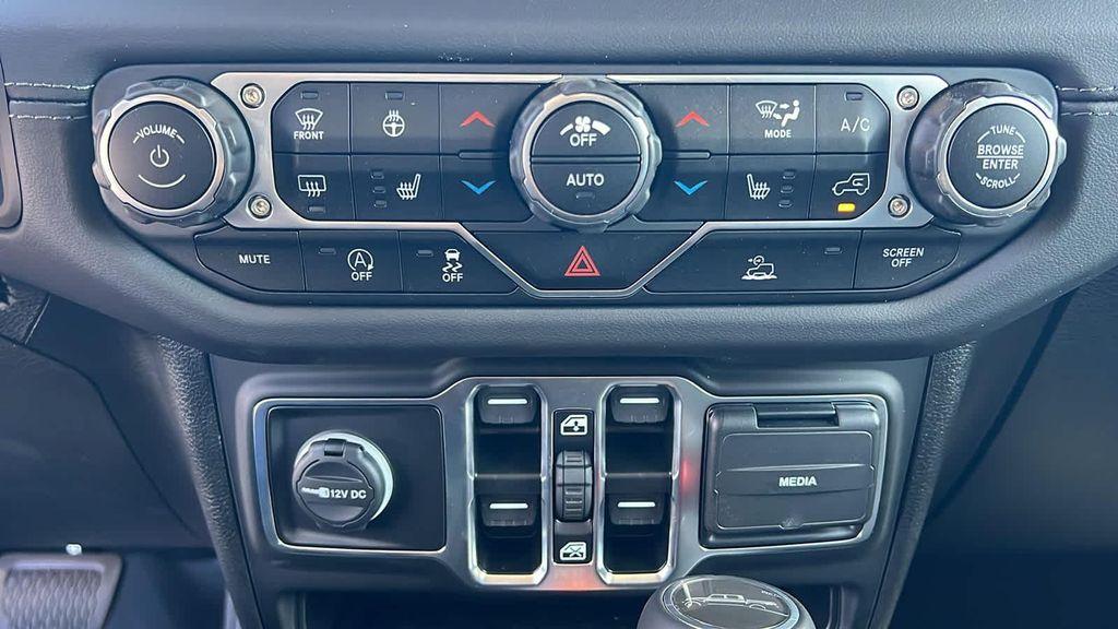 new 2025 Jeep Gladiator car, priced at $67,980