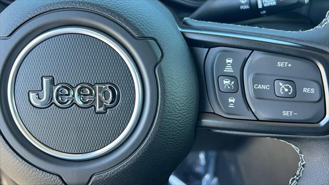 new 2025 Jeep Gladiator car, priced at $47,650