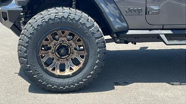 new 2025 Jeep Gladiator car, priced at $69,970