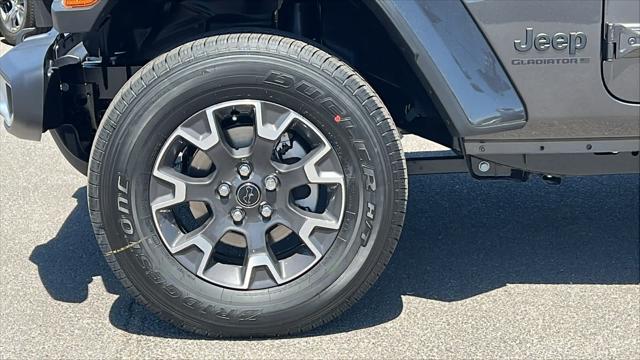 new 2025 Jeep Gladiator car, priced at $47,650