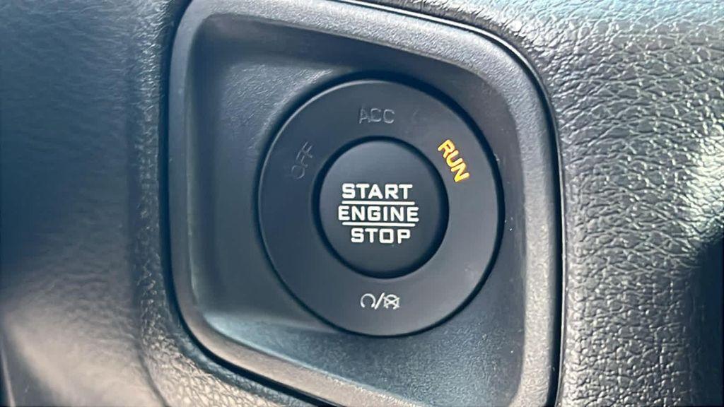 new 2025 Jeep Gladiator car, priced at $46,080