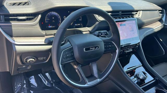 new 2025 Jeep Grand Cherokee car, priced at $51,000