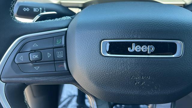 new 2025 Jeep Grand Cherokee car, priced at $51,000