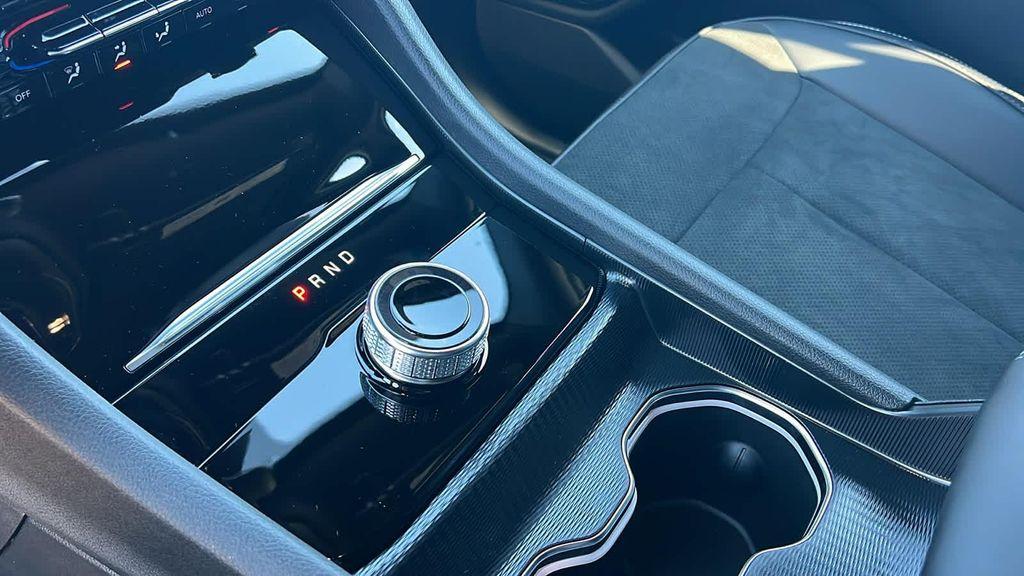 new 2025 Jeep Grand Cherokee car, priced at $42,650