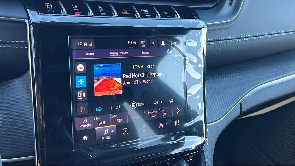 new 2025 Jeep Grand Cherokee car, priced at $42,650