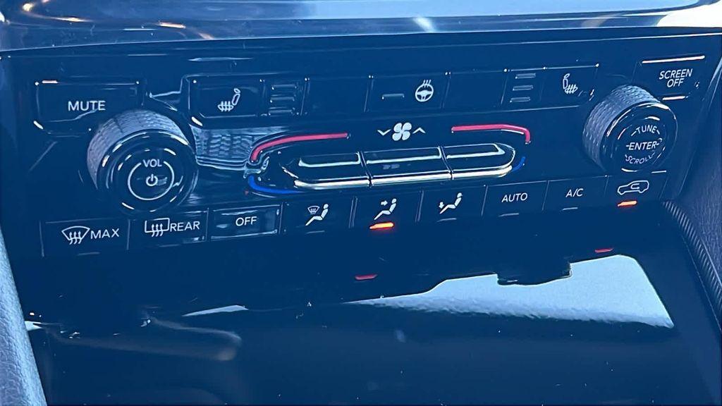 new 2025 Jeep Grand Cherokee car, priced at $42,650