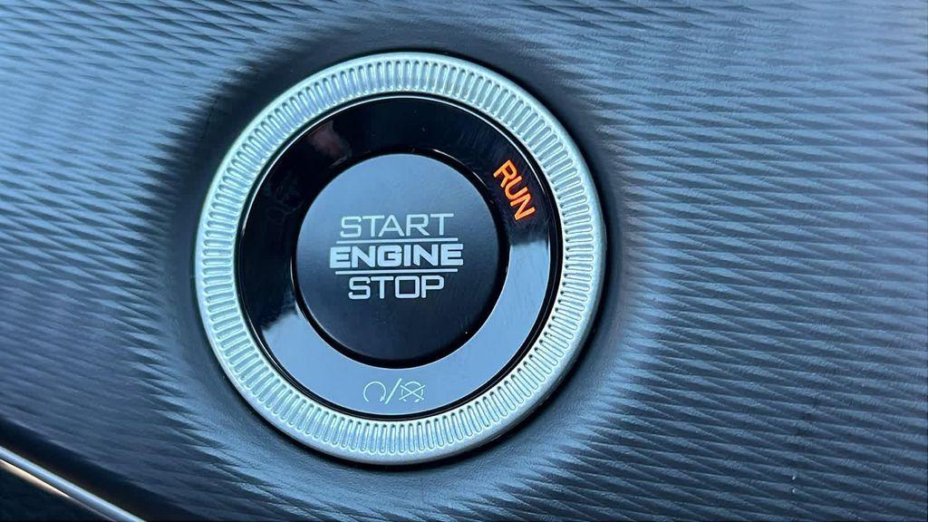 new 2025 Jeep Grand Cherokee car, priced at $42,650