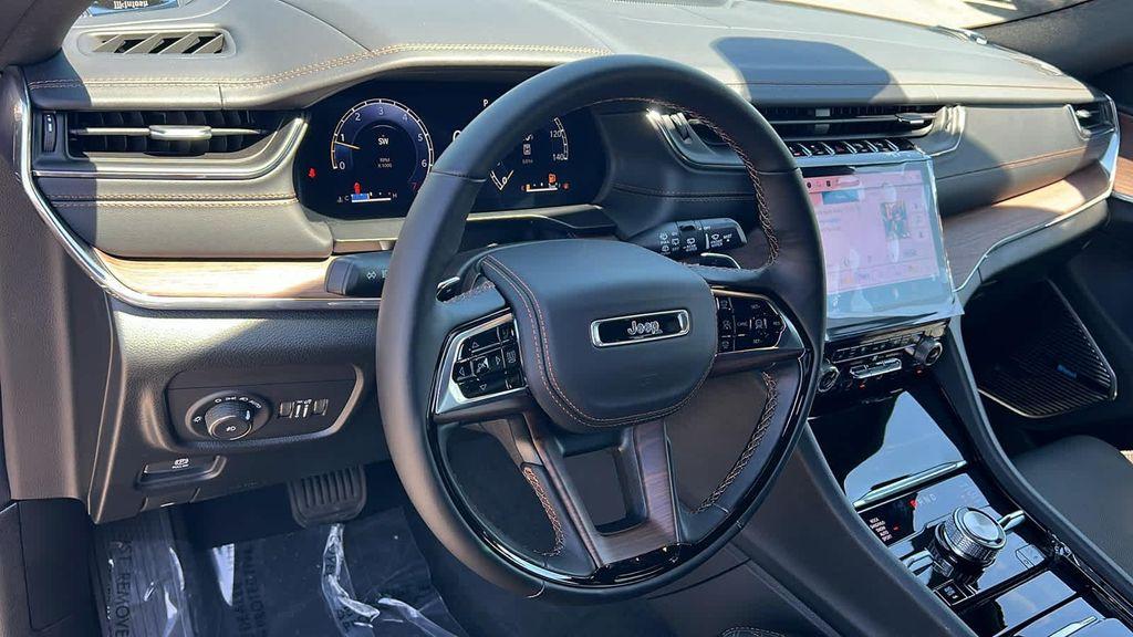 new 2025 Jeep Grand Cherokee L car, priced at $65,900