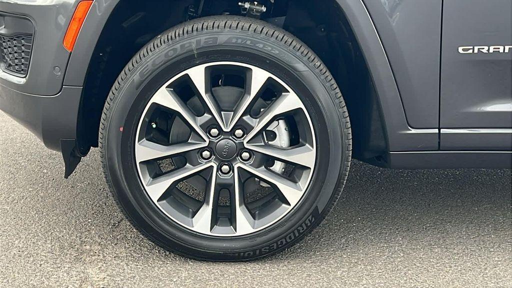 new 2025 Jeep Grand Cherokee L car, priced at $53,459