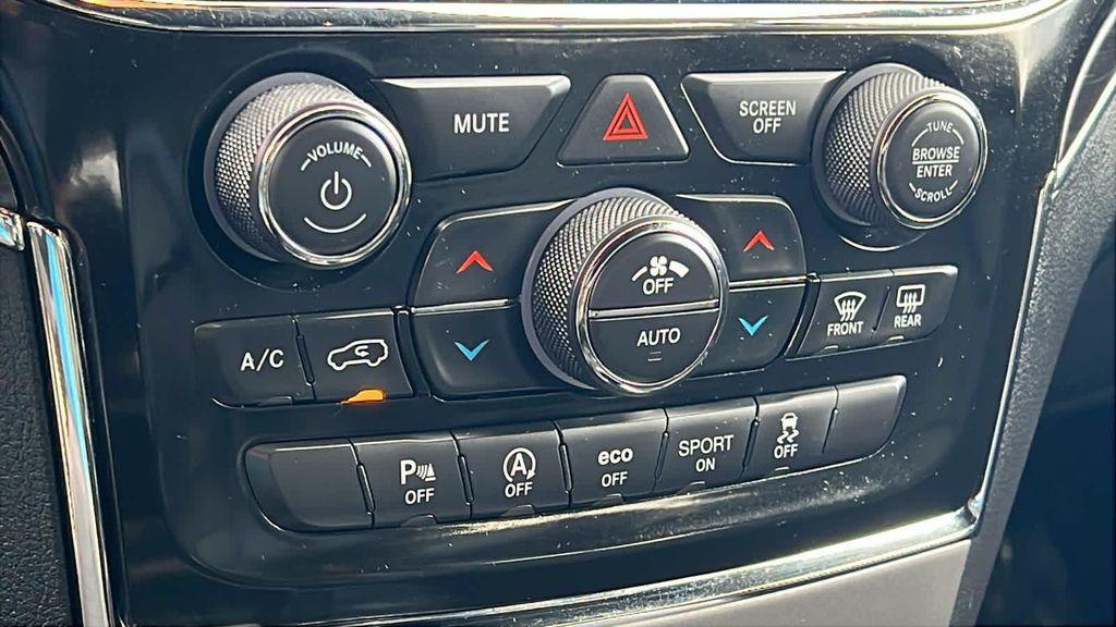 used 2022 Jeep Grand Cherokee car, priced at $27,980