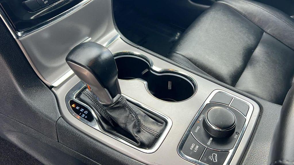 used 2022 Jeep Grand Cherokee car, priced at $27,980