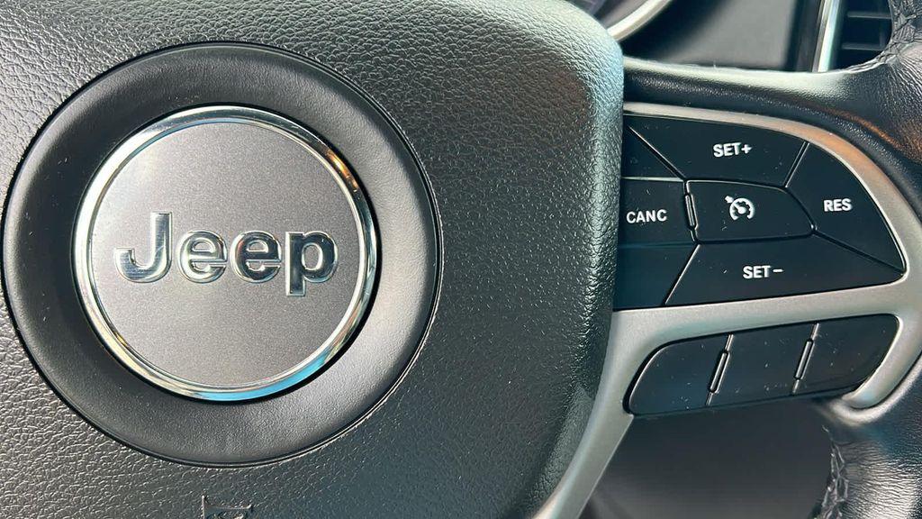 used 2022 Jeep Grand Cherokee car, priced at $27,980