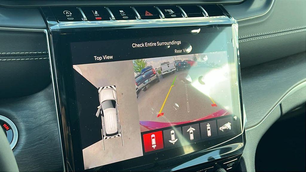 new 2025 Jeep Grand Cherokee car, priced at $56,180