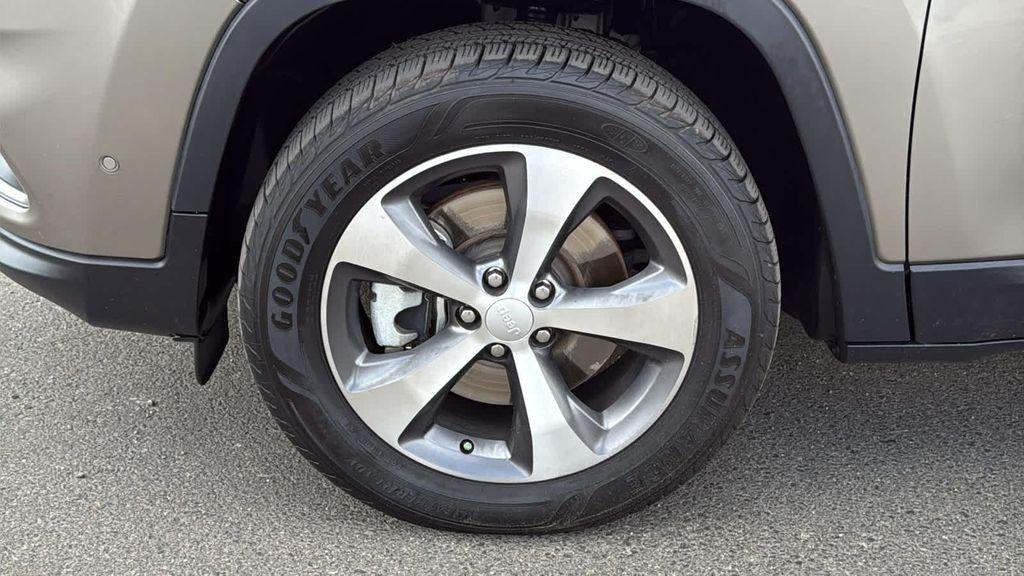 used 2021 Jeep Cherokee car, priced at $29,980