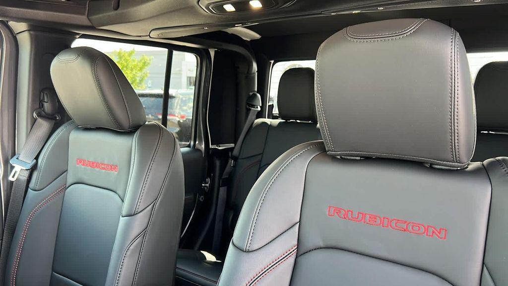 new 2025 Jeep Gladiator car, priced at $49,914