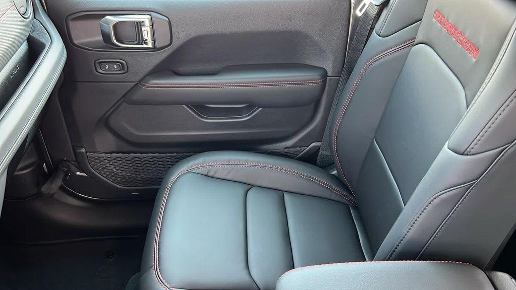 new 2025 Jeep Gladiator car, priced at $49,914