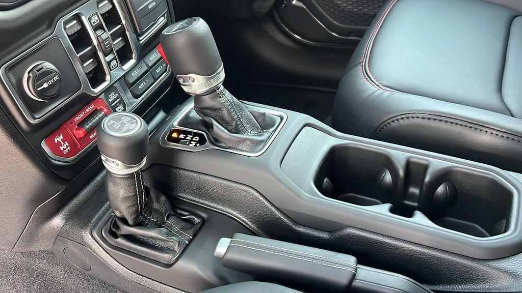 new 2025 Jeep Gladiator car, priced at $49,914