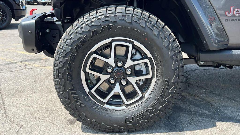 new 2025 Jeep Gladiator car, priced at $49,914