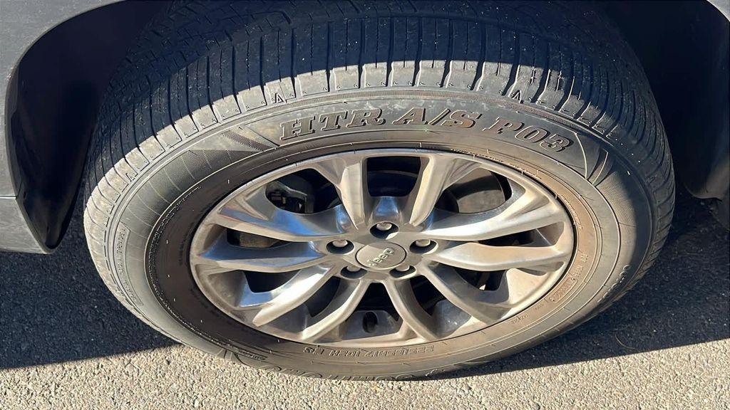 used 2021 Jeep Cherokee car, priced at $23,980