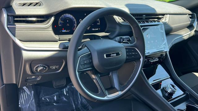 new 2025 Jeep Grand Cherokee L car, priced at $40,000