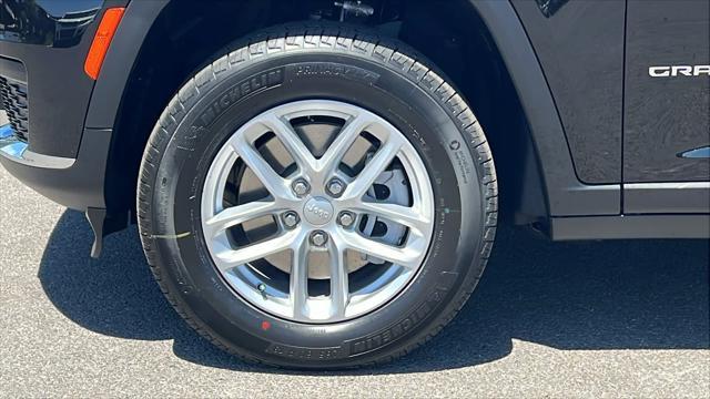 new 2025 Jeep Grand Cherokee L car, priced at $40,000