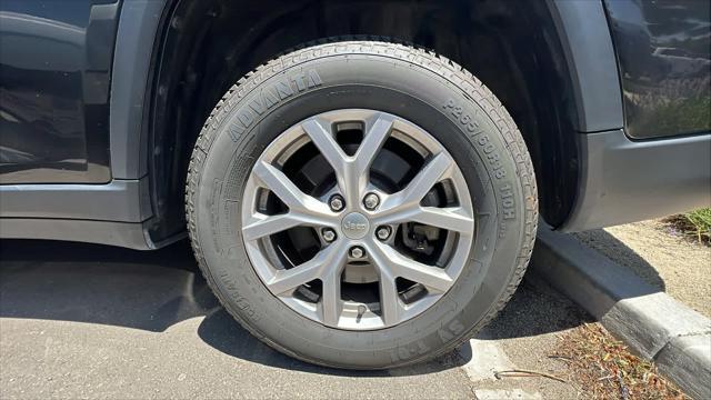 used 2021 Jeep Grand Cherokee L car, priced at $36,980