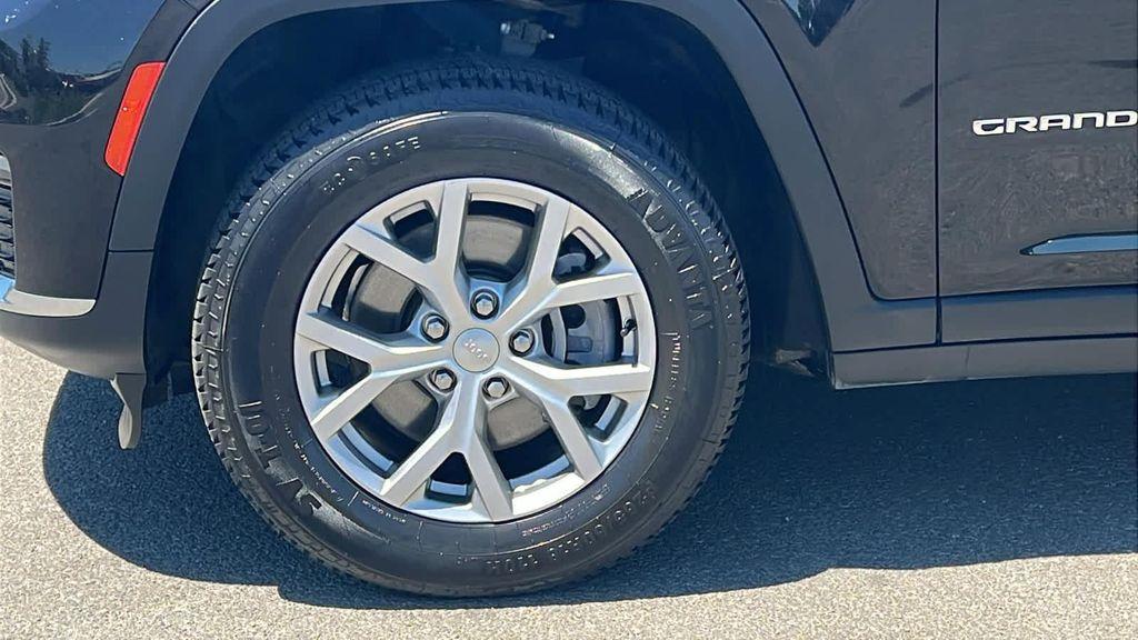 used 2021 Jeep Grand Cherokee L car, priced at $27,980