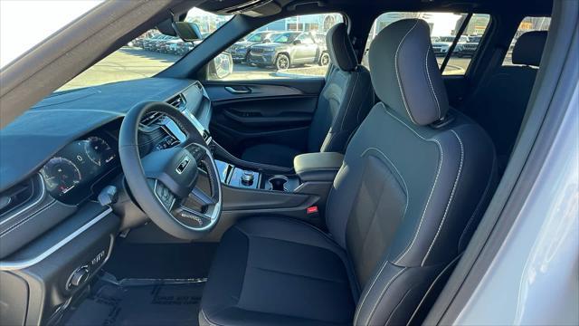 new 2025 Jeep Grand Cherokee car, priced at $35,500