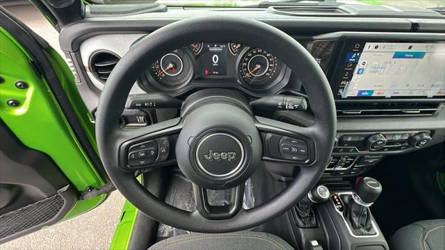 new 2025 Jeep Gladiator car, priced at $41,900