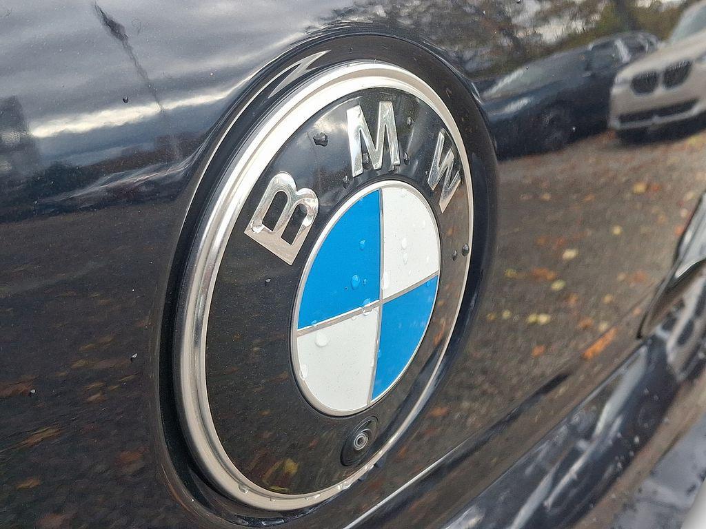 new 2025 BMW 760 car, priced at $133,175