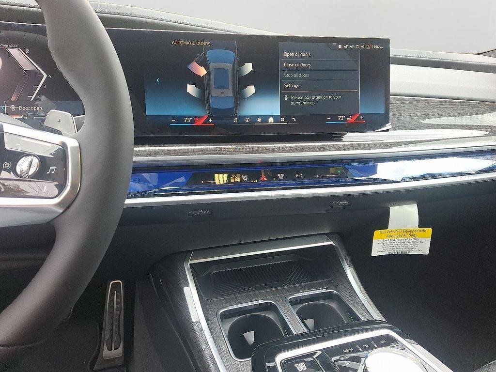 new 2025 BMW 760 car, priced at $133,175
