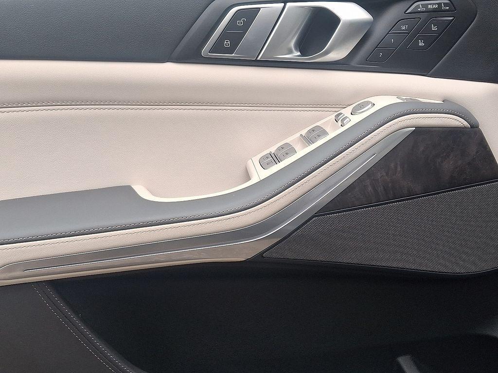 used 2025 BMW X7 car, priced at $82,500