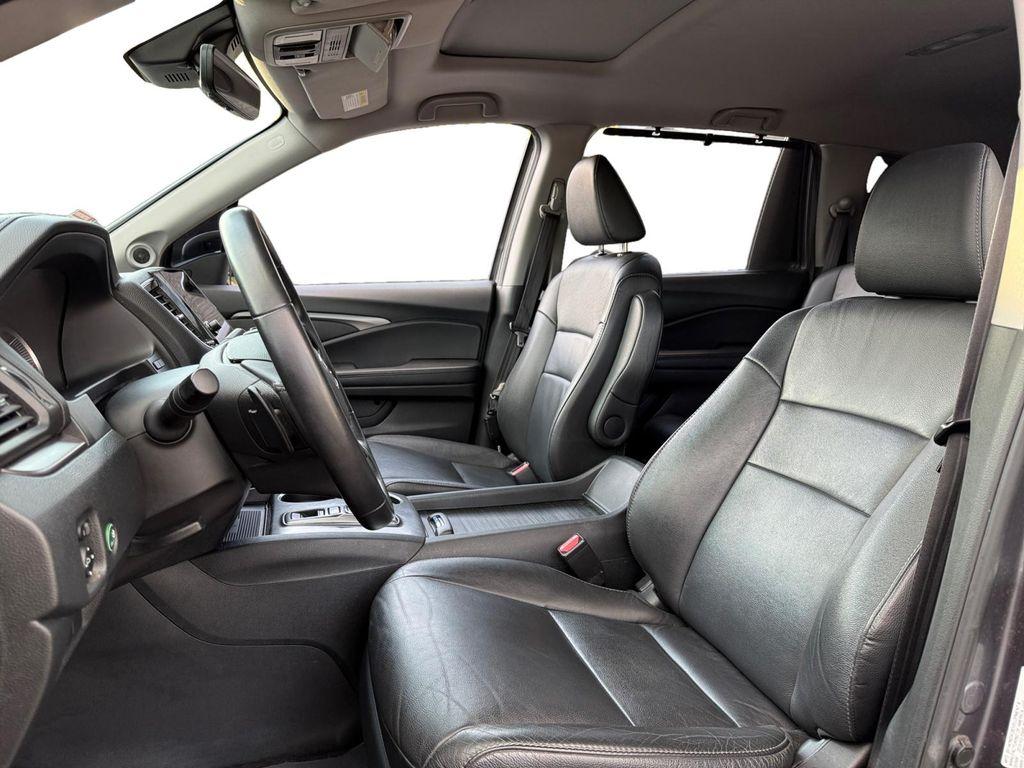 used 2022 Honda Pilot car, priced at $27,999