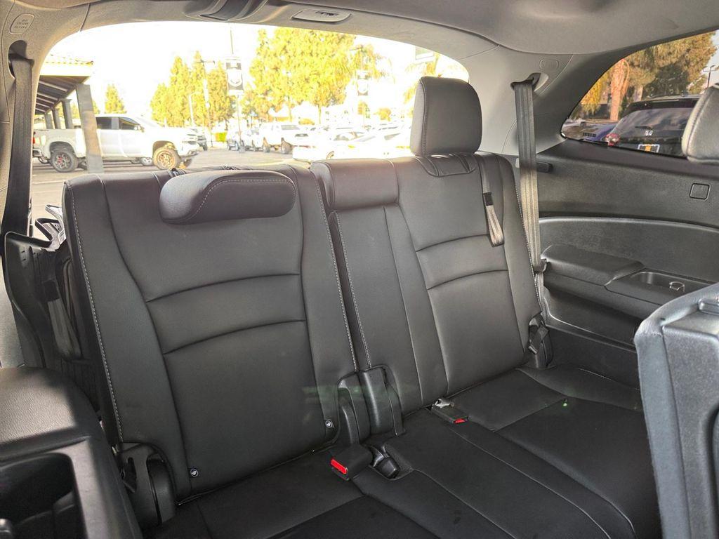used 2022 Honda Pilot car, priced at $27,999