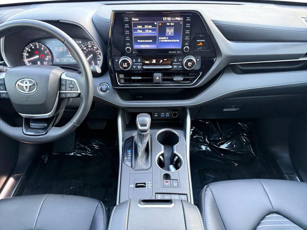 used 2022 Toyota Highlander car, priced at $33,999