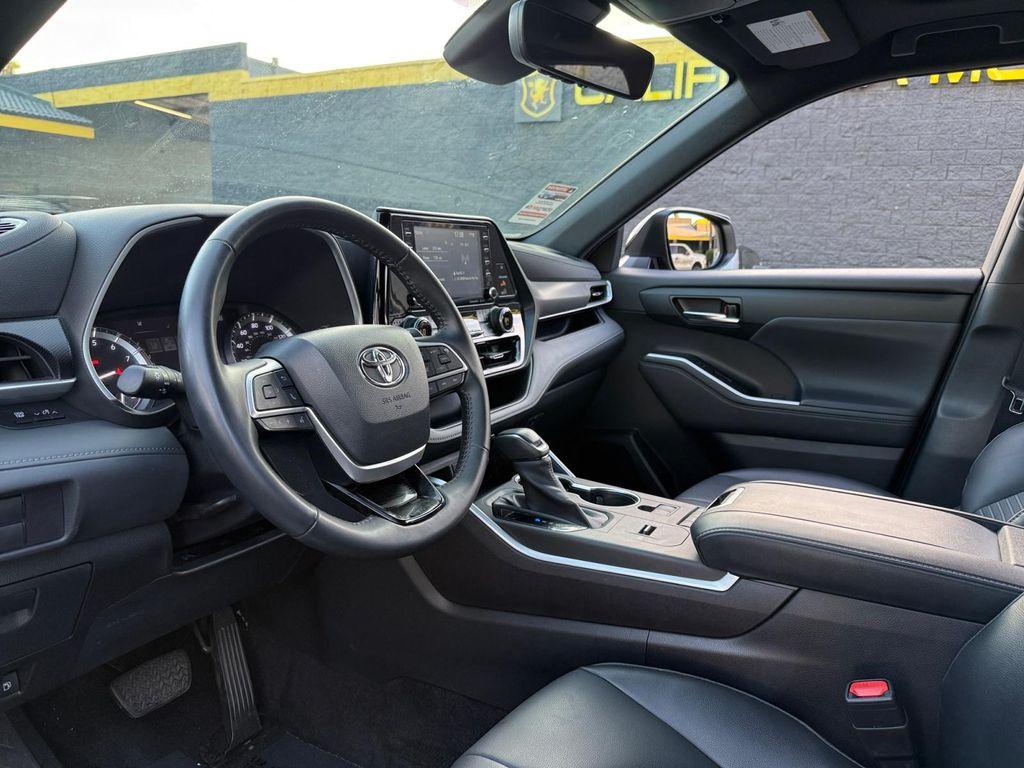 used 2022 Toyota Highlander car, priced at $33,999