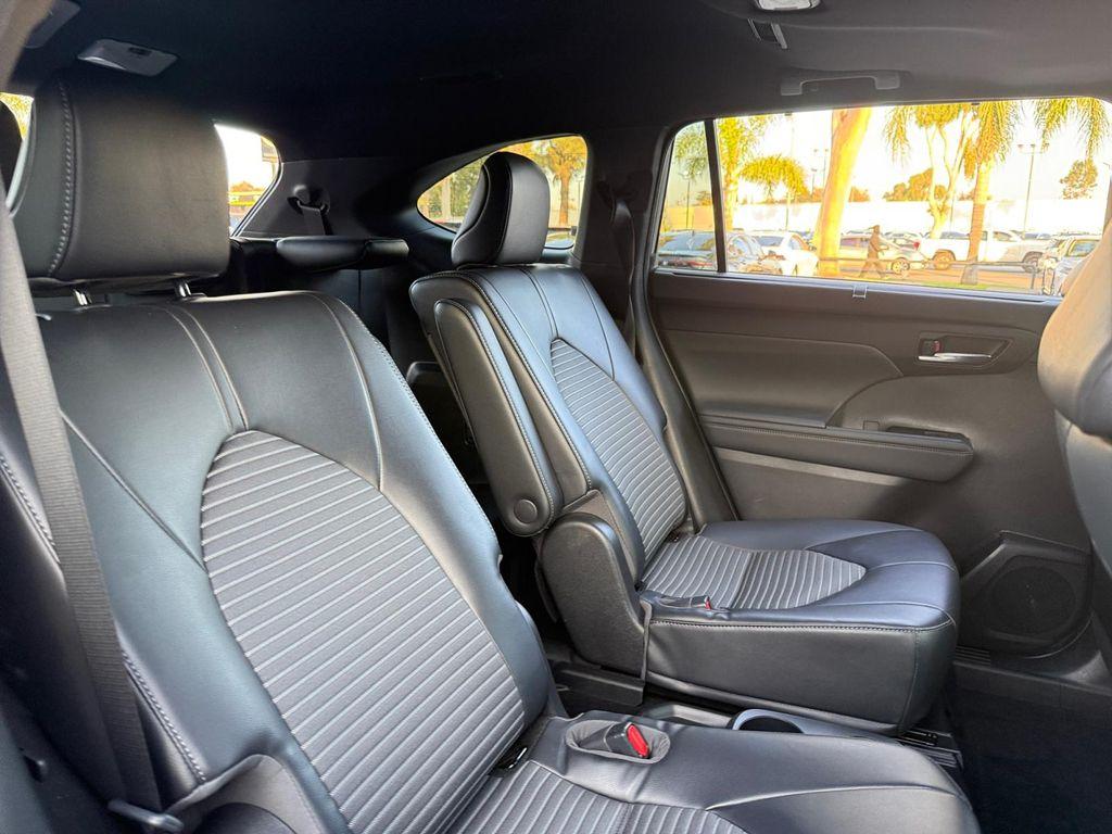 used 2022 Toyota Highlander car, priced at $33,999