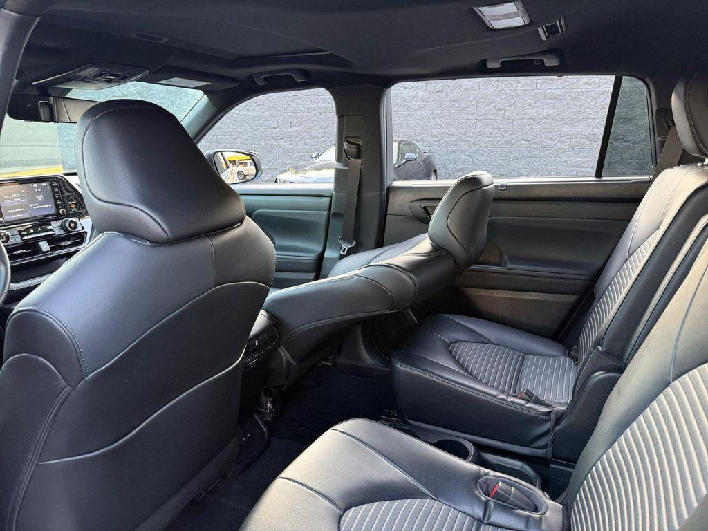 used 2022 Toyota Highlander car, priced at $33,999