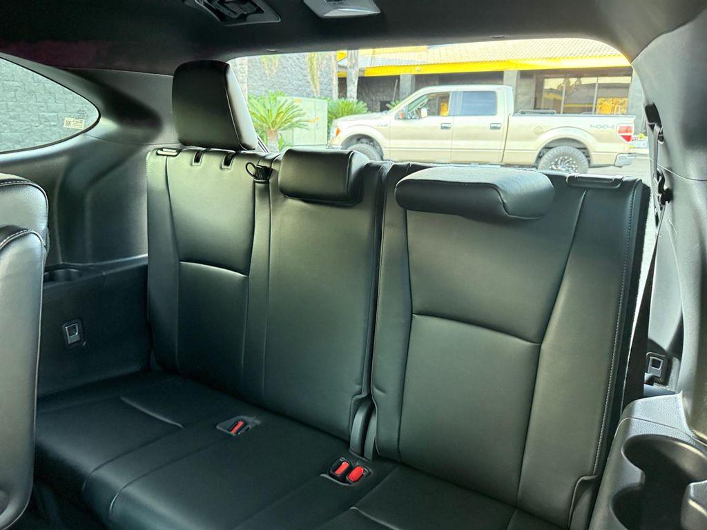 used 2022 Toyota Highlander car, priced at $33,999