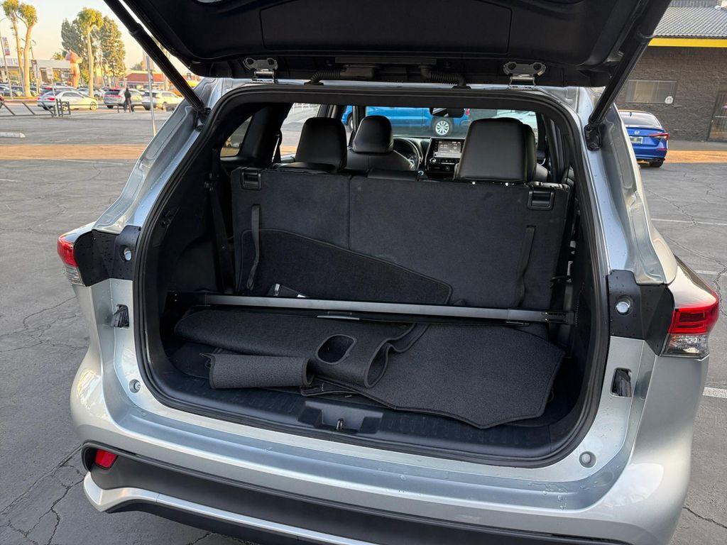 used 2022 Toyota Highlander car, priced at $33,999