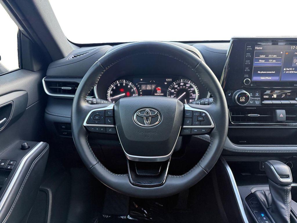 used 2022 Toyota Highlander car, priced at $33,999