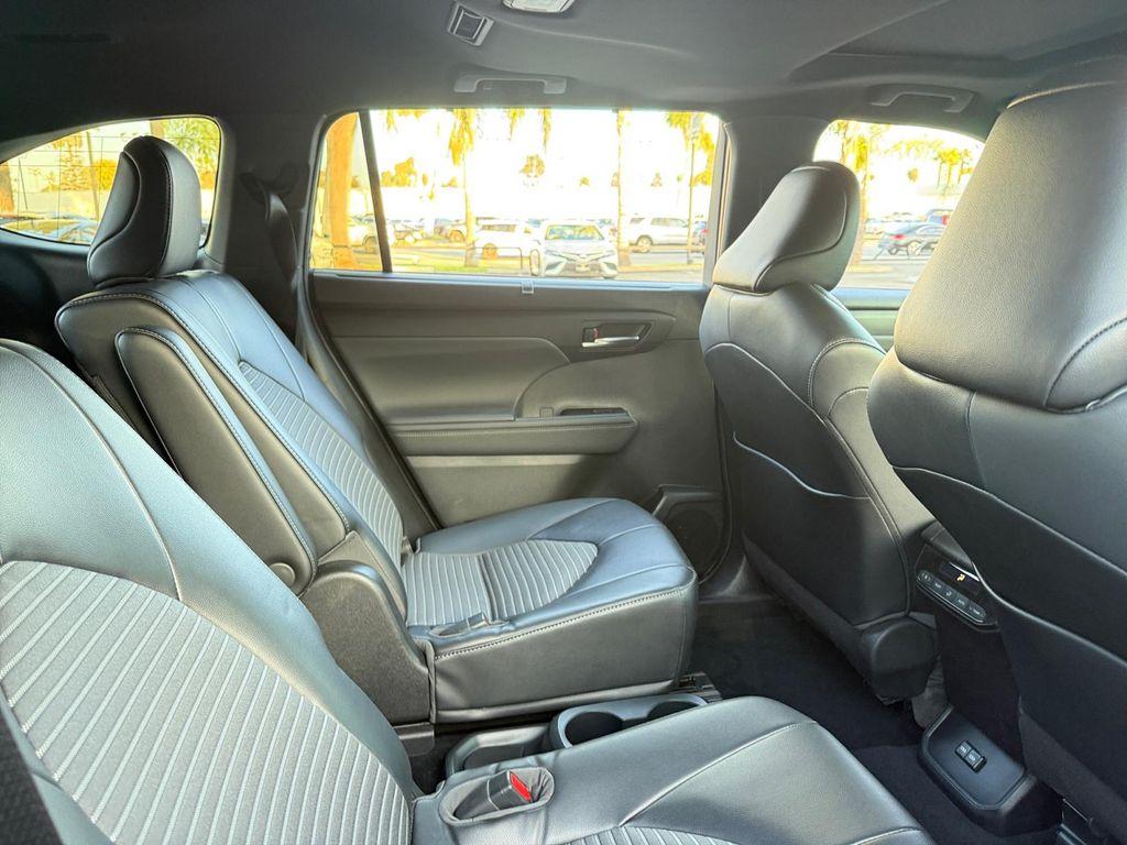 used 2022 Toyota Highlander car, priced at $33,999