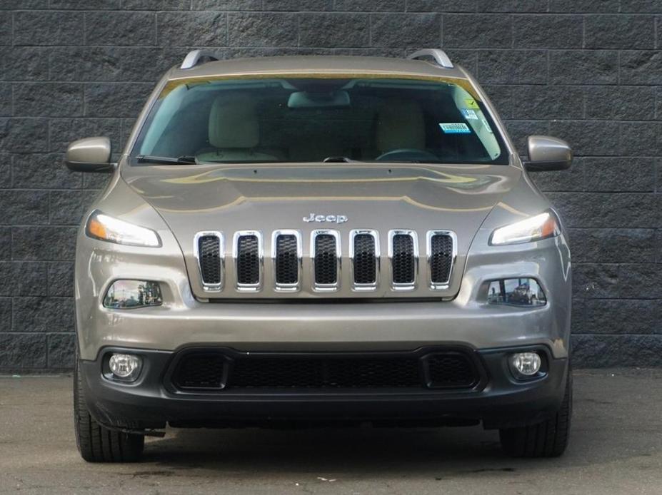 used 2016 Jeep Cherokee car, priced at $15,039